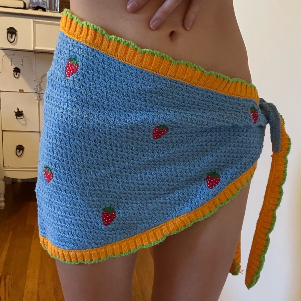 Knit strawberry print sarong